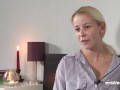 Ersties - Die hübsche Blondine Jenny benutzt einen Vibrator an sich selbst
