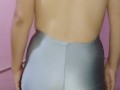 Latina wiggles with tight leggings, you can see her well-defined buttocks
