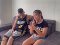 Le ayudo a desvarar su bici a chica colombiana como pretexto para follarmela duro y correrme en su c