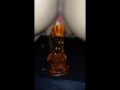 Le grabo su culo grande brincando sobre un dildo