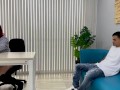 Terapeuta MILF se folla a un Nerd boy en su Oficina, Colombiana Curvy, Creampie vaginal! Danyel Mast