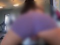 Big booty college girl makes herself cum all over the smith machine at a public gym