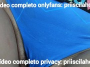 Rabuda gostosa se exibindo na rua