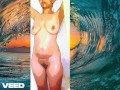 BEAUTIFUL HAWAII FEMALE SHOWERS IN WATER