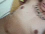 Bisexual bien cachonda le encanta coger con hombres gorditos