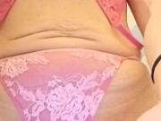 MILF MORA SI MASTURBA NEL BAGNO DELL UFFICIIO