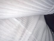 Pequeña Latina se me insinúa con su Mini Short y me provoca para que la folle