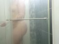 Sola en la ducha tocandome sin prisa