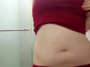 Sola en la ducha tocandome sin prisa