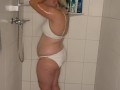 Dusche Binkini Selbstbefriedigung Durchbrause heißer Wasserstrahl feucht zittern Zucken stöhnen