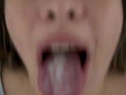 Safadinha adora levar leite na cara