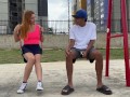 Cito a una descocida en el parque por una red social, la convenzo de ir a mi casa para cogermela