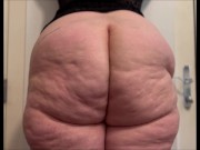 BIG BOOTY MILF TAKES AGILITY TEST