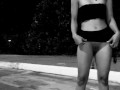 Desfilando pelas ruas de minissaia micro e mostrando tudo bunda buceta peito quase fomos pegos