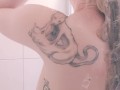 Natural blonde shows off armpits in shower