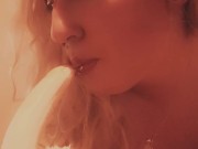 Kitten eats a banana 🍌