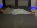 Befriedigende Bonie Bett Jeans zittern Zucken stöhnen heiss blond multiple Orgasmen lecken pussy