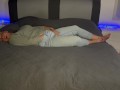 Befriedigende Bonie Bett Jeans zittern Zucken stöhnen heiss blond multiple Orgasmen lecken pussy