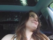 Je me fais baiser par un randonneur en forêt, il m'ejacule sur mon visage