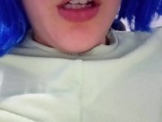 Rosada, nerviosa y bien abierta