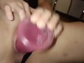 Milf super cachonda se queda sólita y se pone a jugar con su dildo de 25cm