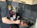 Грибной суп с салатом и говядиной