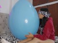 Blindfolded, he sets up his big balloon and inflates it (full video on C4S / MV / OF / Membersite)