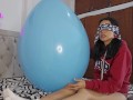 Blindfolded, he sets up his big balloon and inflates it (full video on C4S / MV / OF / Membersite)