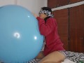 Blindfolded, he sets up his big balloon and inflates it (full video on C4S / MV / OF / Membersite)