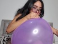 Marianna fills a 16-inch balloon with various balloons (full video on C4S / MV / OF / Membersite)