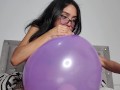 Marianna fills a 16-inch balloon with various balloons (full video on C4S / MV / OF / Membersite)