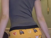 This nice, gentle joytogether166 loves to tease you in the public toilet!