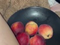 PEACH IN TEEN PUSSY-AMATEUR-SAUDI-ARABIAN SNOWWHITE-FEMALE KINKY FRUIT MASTURBATION-FOOD PORN-USA LA