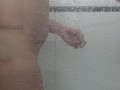 Putinha Tomando Banho