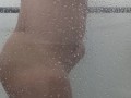 Putinha Tomando Banho