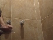 Un pajaso en el baño