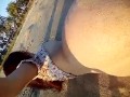 Me masturbo bien rico en un hermoso amanecer en la playa solita para mi
