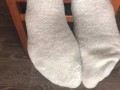 STUDENT GIRL SHOW FOOT IN GRAY SOCKS SMELL SOCKS AND WORSHIP FETISH