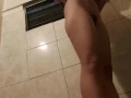 ducha caliente desesperada sin hombre en casa