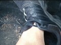 Füße in FSH und Sportschuhen ** Auto Spaß **