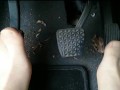 Füße in FSH und Sportschuhen ** Auto Spaß **
