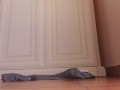 ha i piedi stanchi e sporchi