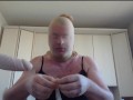 Nylonface bläst Dildo mit Sperma Kondom