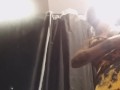 tutto reale! nel camerino del negozio