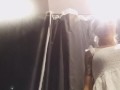 tutto reale! nel camerino del negozio