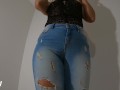  beautiful round ass woman shows herself in tight jeans (sexy cameltoe) OMG