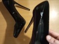 Masturbation and Cumshots on High Heels