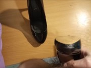 Masturbation and Cumshots on High Heels