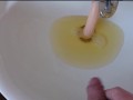 Schamhaare stutzen mit Pisse