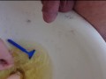 Schamhaare stutzen mit Pisse
